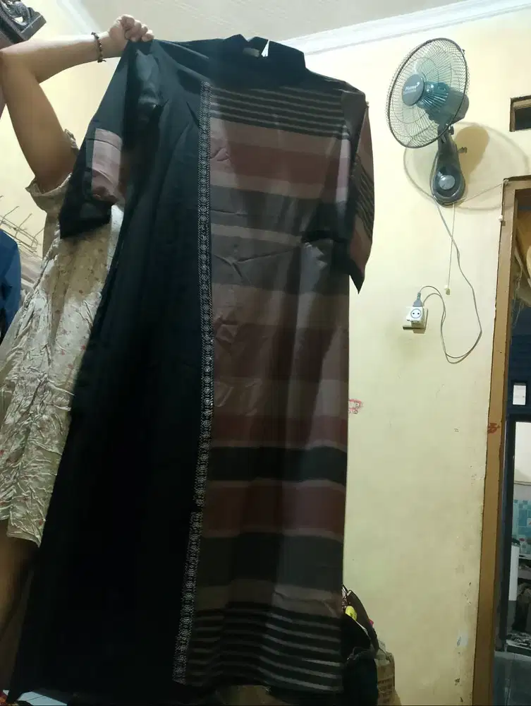 Gamis gwenza Black adem halus lembut