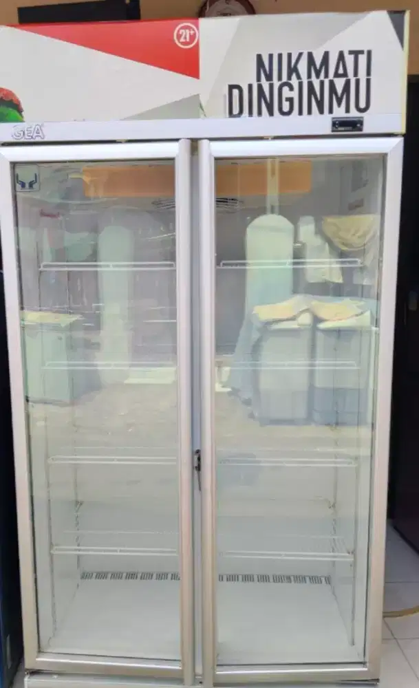 Showcase 2 pintu Gea