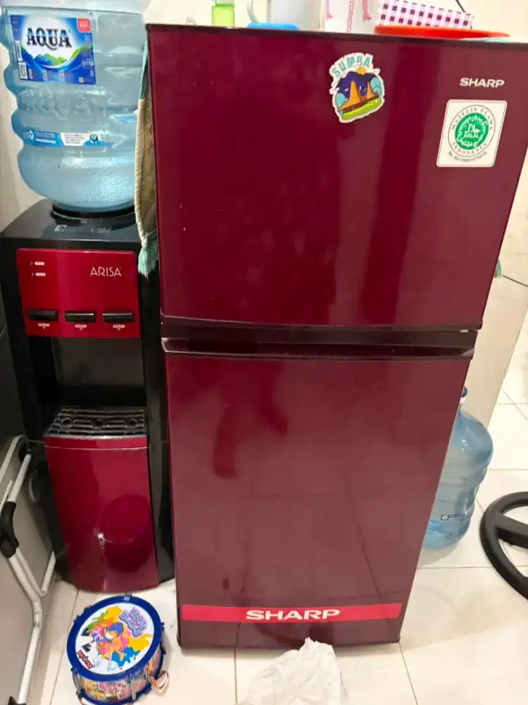 Kulkas dan dispenser
