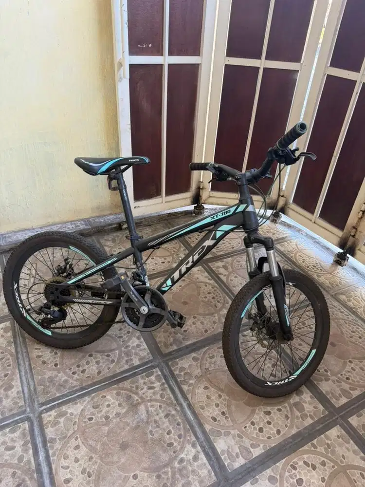 Sepeda BMX Trek