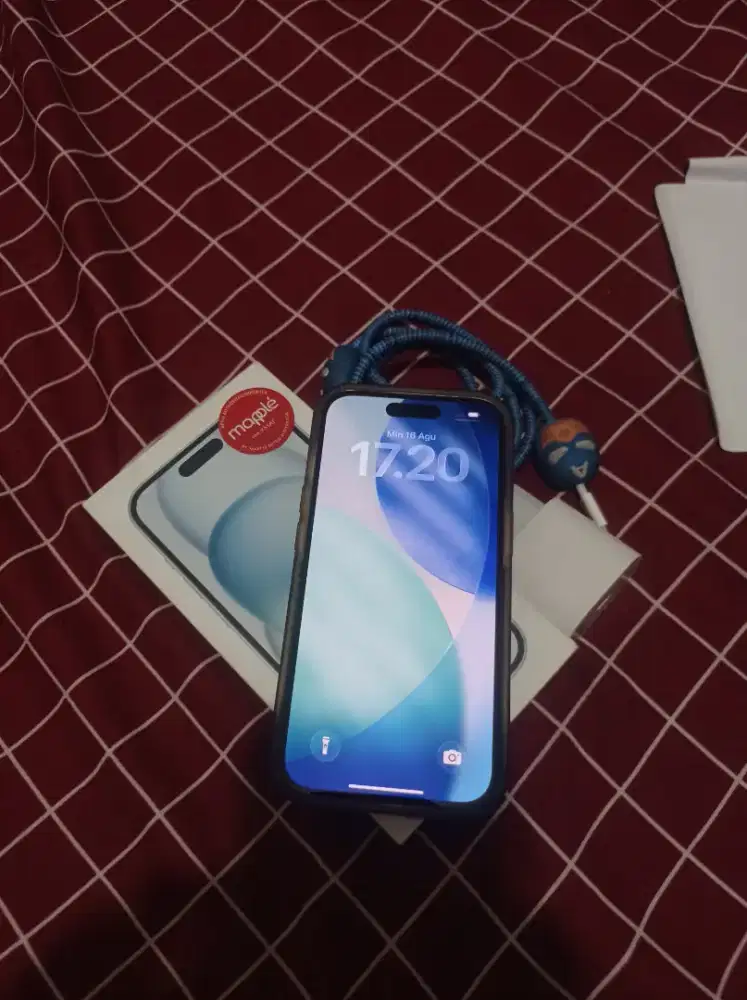 iPhone 15 basic Garansi Resmi Indonesia