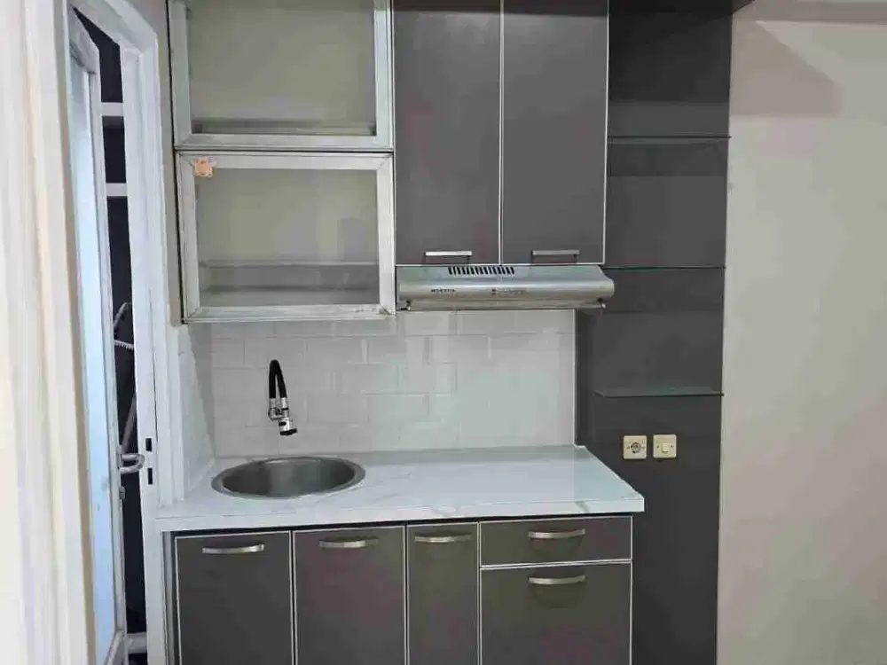 Harga Terjangkau!! Apartemen Nias Grand Emerald 2 BR Posisi Hook - Semi Furnished