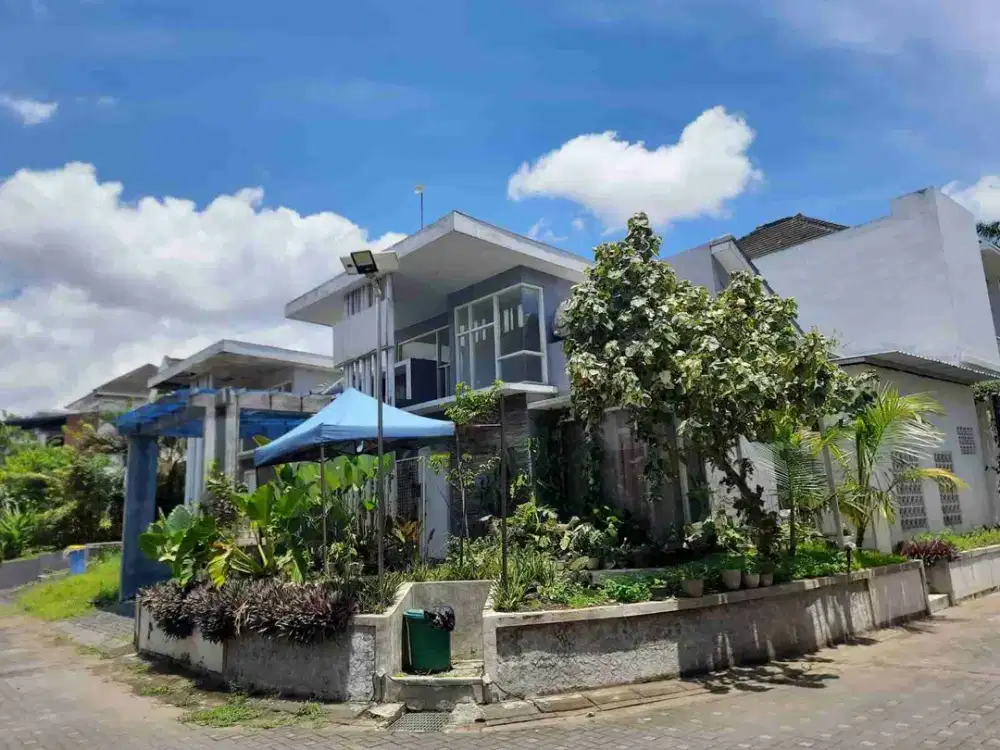 Rumah Pojok Luas 166 m² di Cluster Ijen Nirwana Malang.