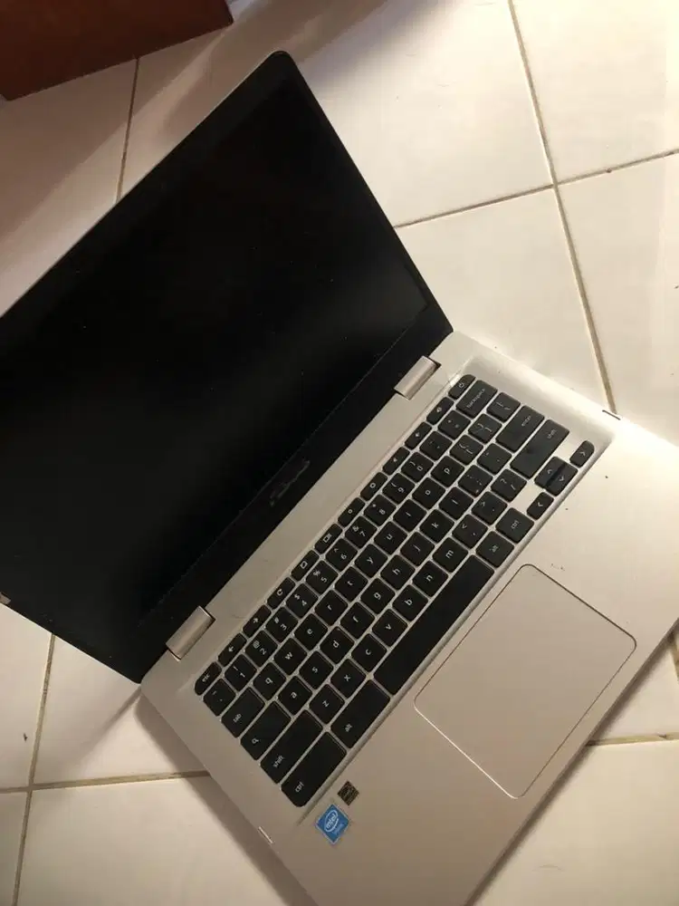 Dijual laptop murah asus chromebook c423