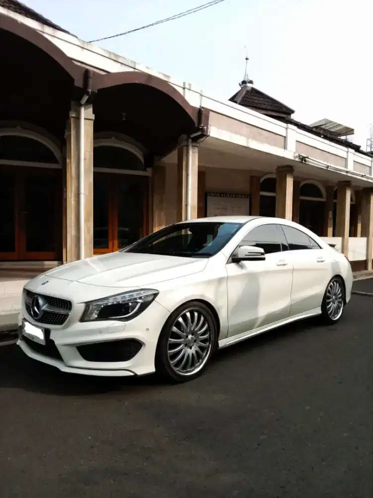 Mercedes Benz CLA 200 AMG Line bkn bmw 320i Mazda 3 cx3