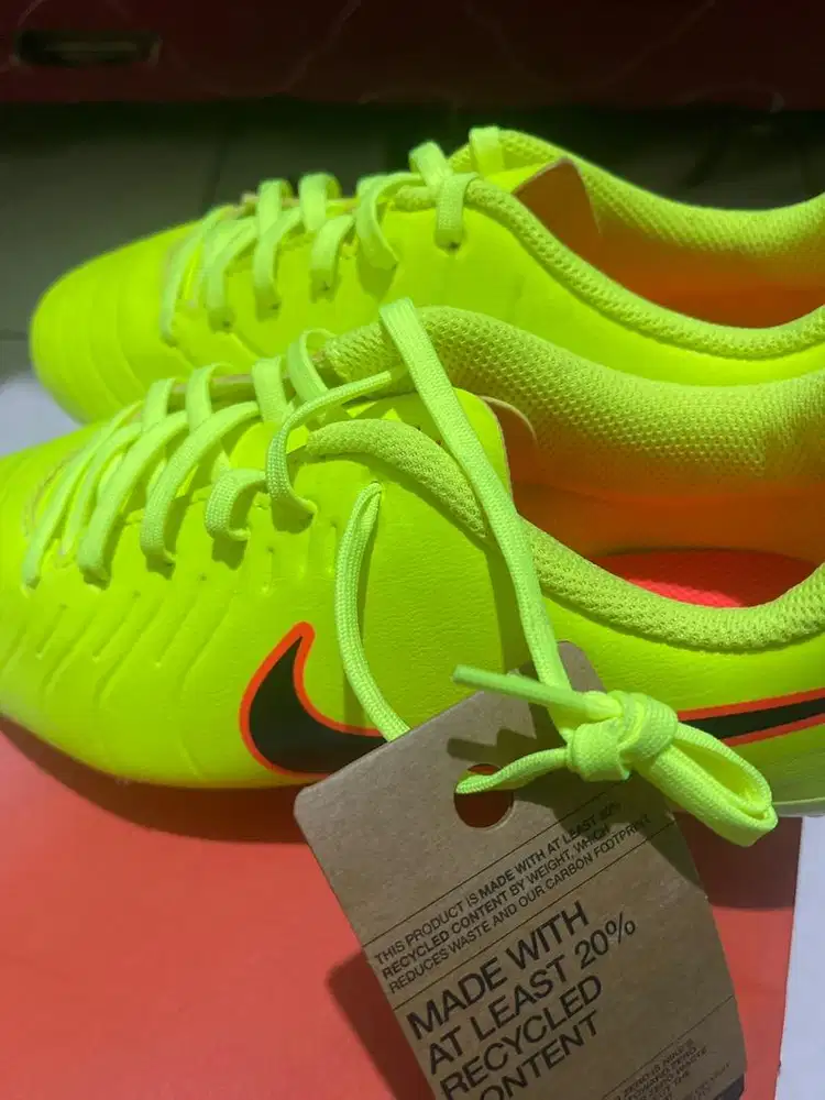 Sepatu bola NIKE original baru