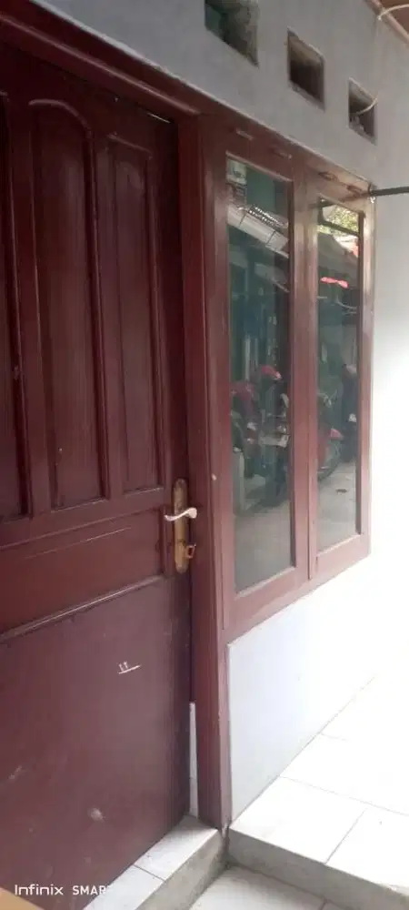 Kontrakan dekat halte busway ragunan