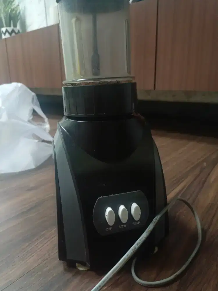 Blender merek Cosmos
