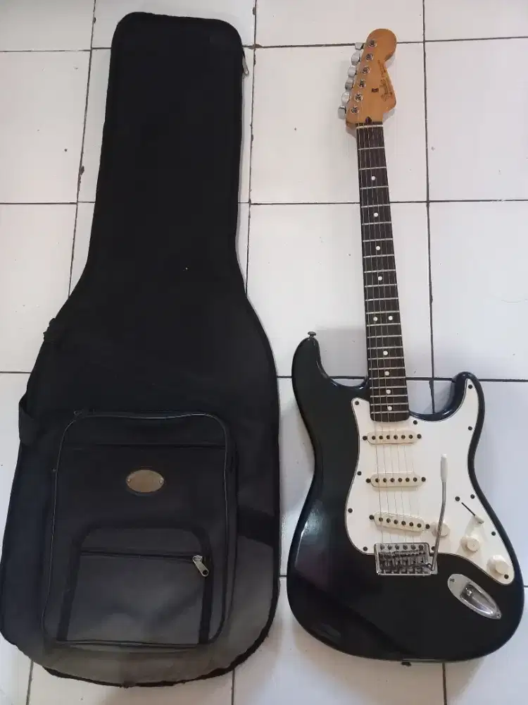 Gitar merk fender stratocaster std series asli original Mexico