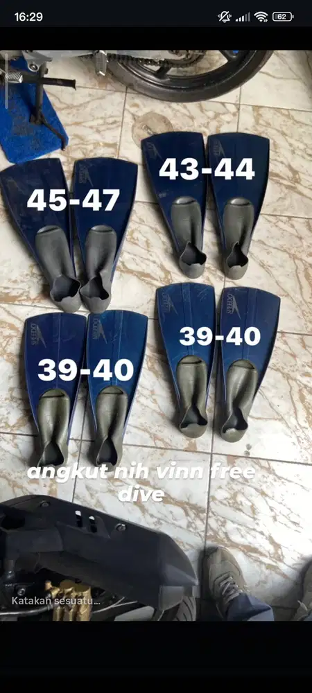 alat olah raga renang (kaki katak)