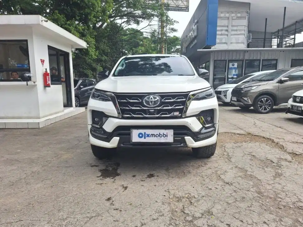 LOW DP - Toyota Fortuner 2.8 VRZ GR Sport-AT Automatic-2022