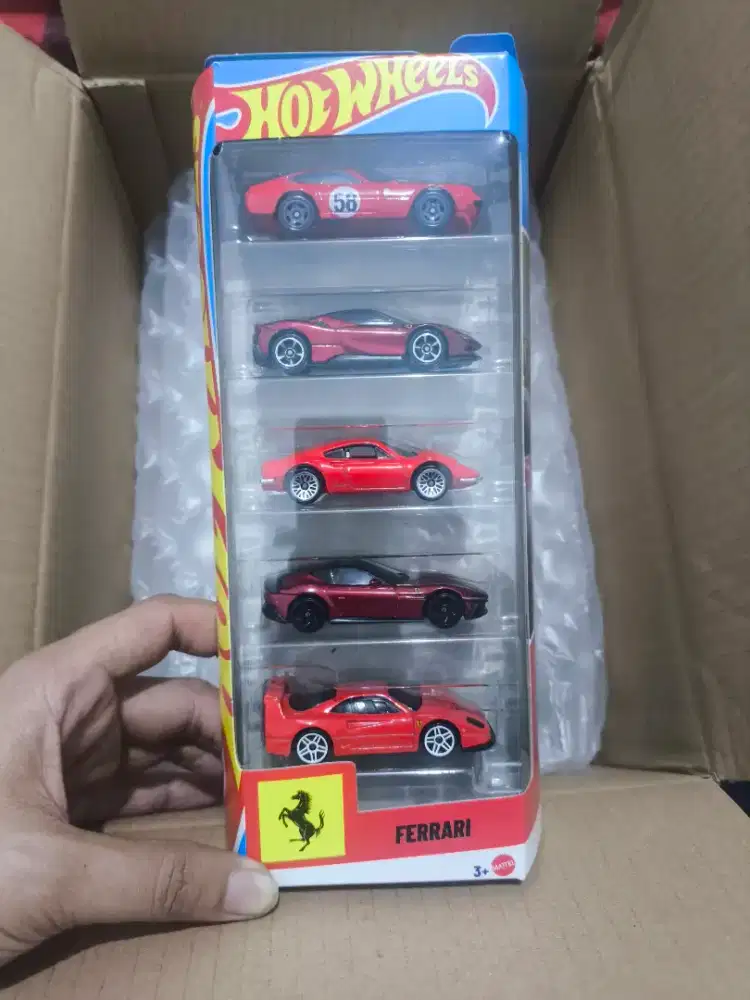 Hot wheels FERARRY MULTI PACK 5