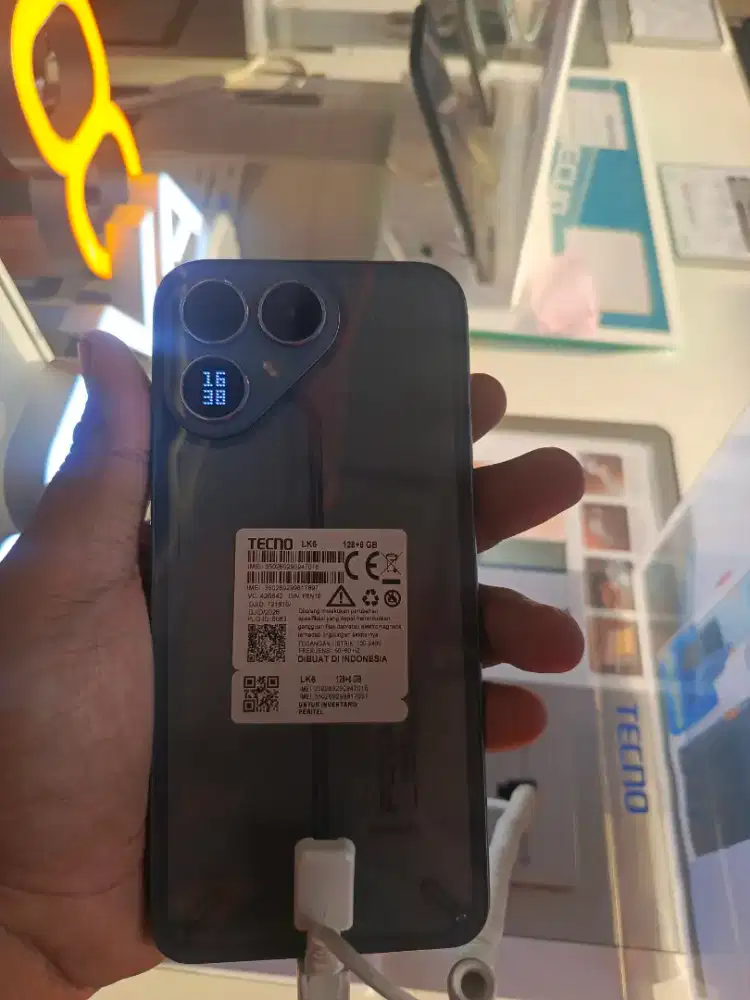 Tecno pova 8 HP dengan spesifikasi elegan dari tecno