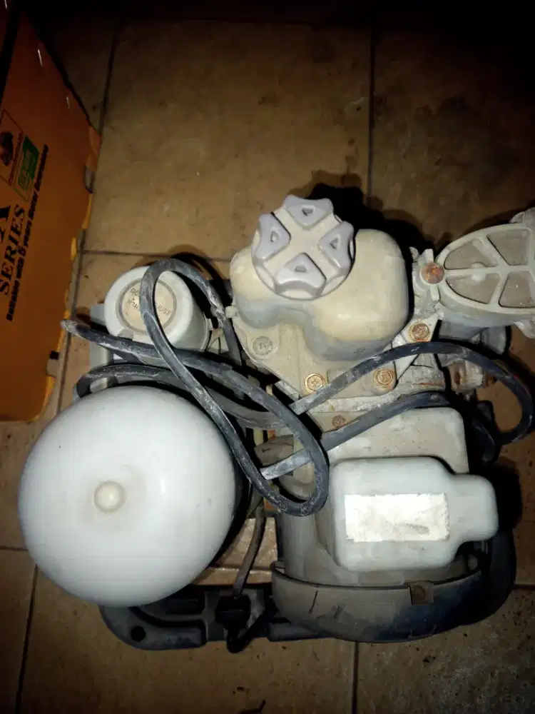 Dijual pompa air merk HItACHI model WM-P180GX