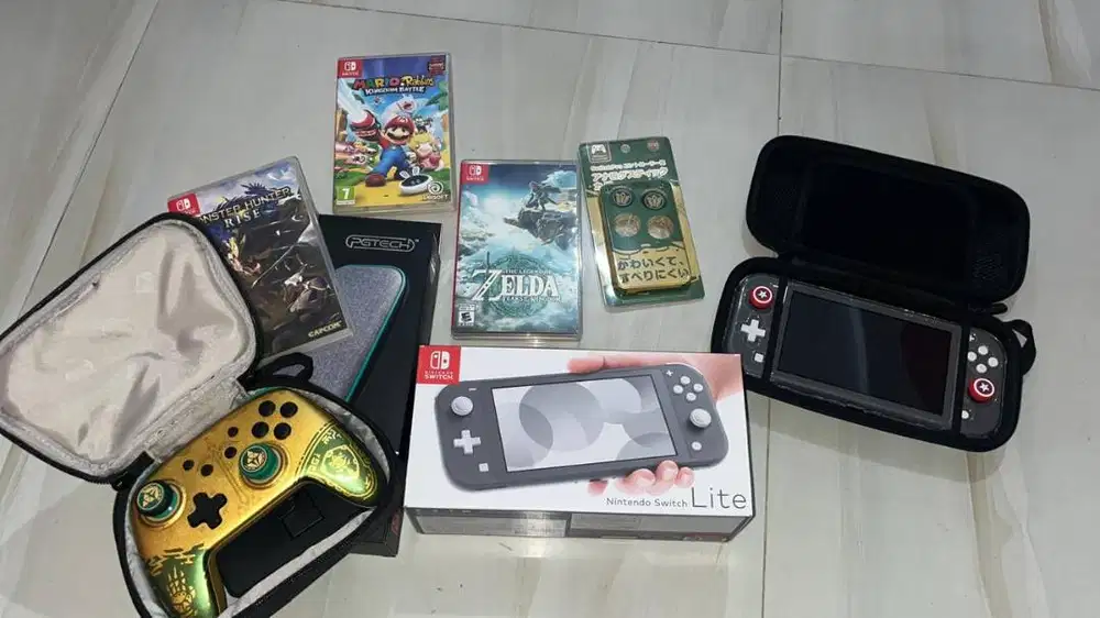 NINTENDO SWITCH LITE LIKE NEW