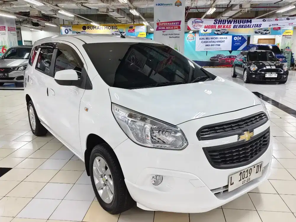 Ini mobil km 65rb pajak baru spin lt 2013 super