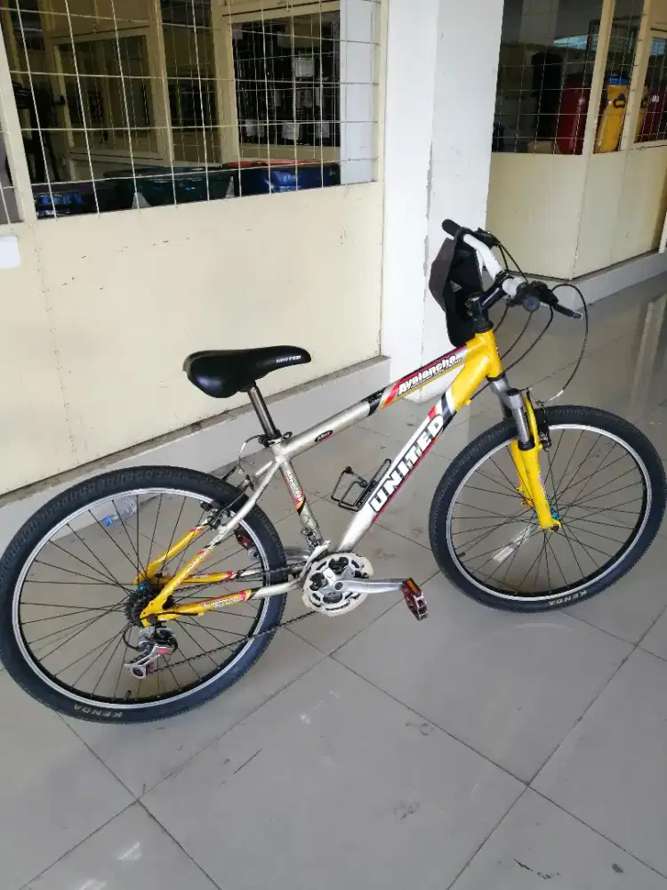 Sepeda mtb united avalanche
