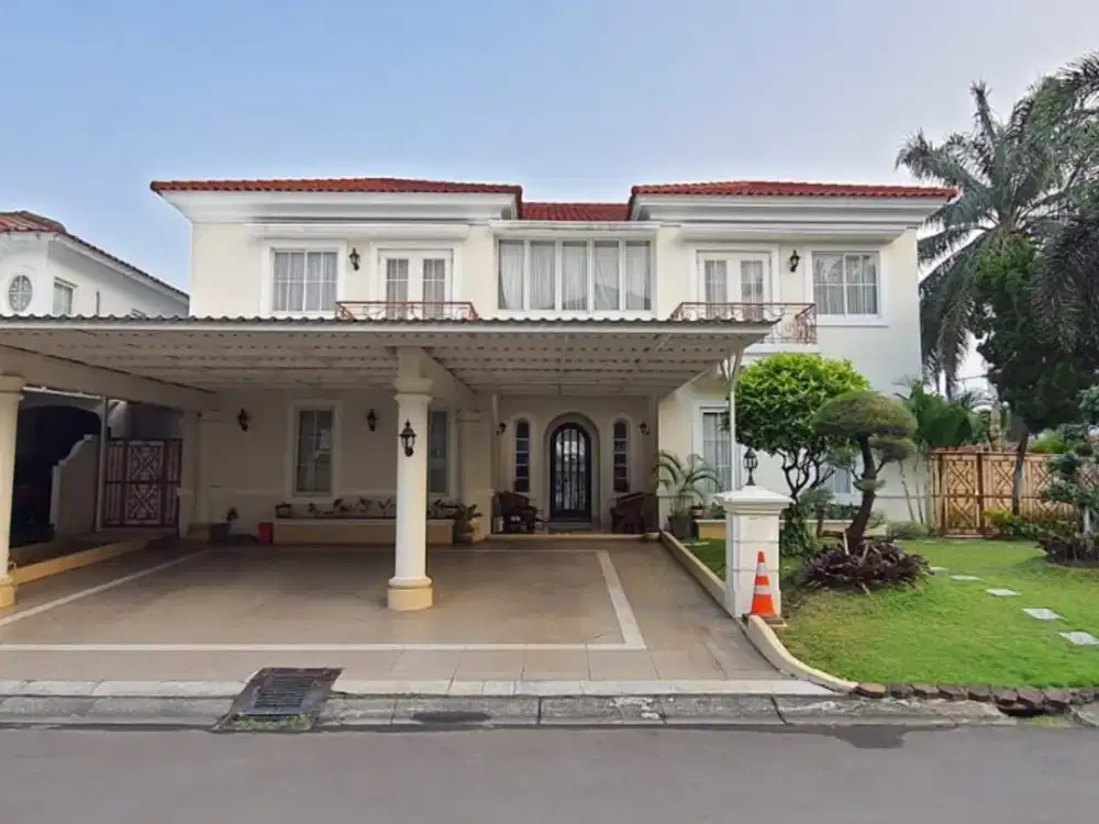 Rumah Hoek 2Lt Dengan Private Pool di Taman Beverly Golf Karawaci