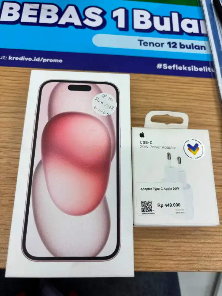 iPhone 15 Pink Segel Box