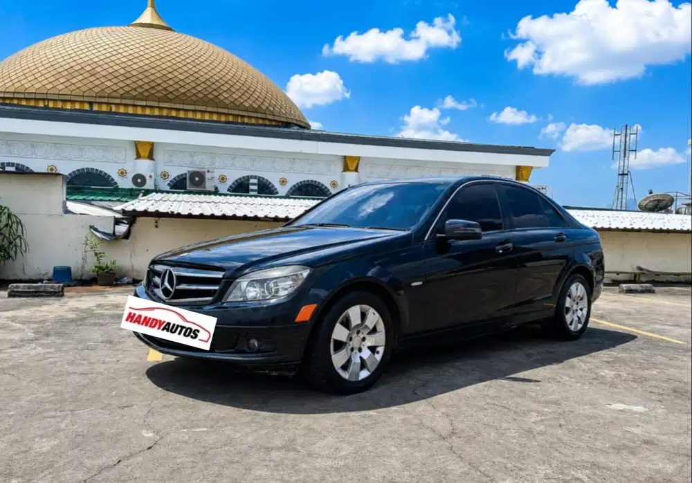 Mercedes Benz C200 CGI Tahun 2010 Automatic Hitam Metalik