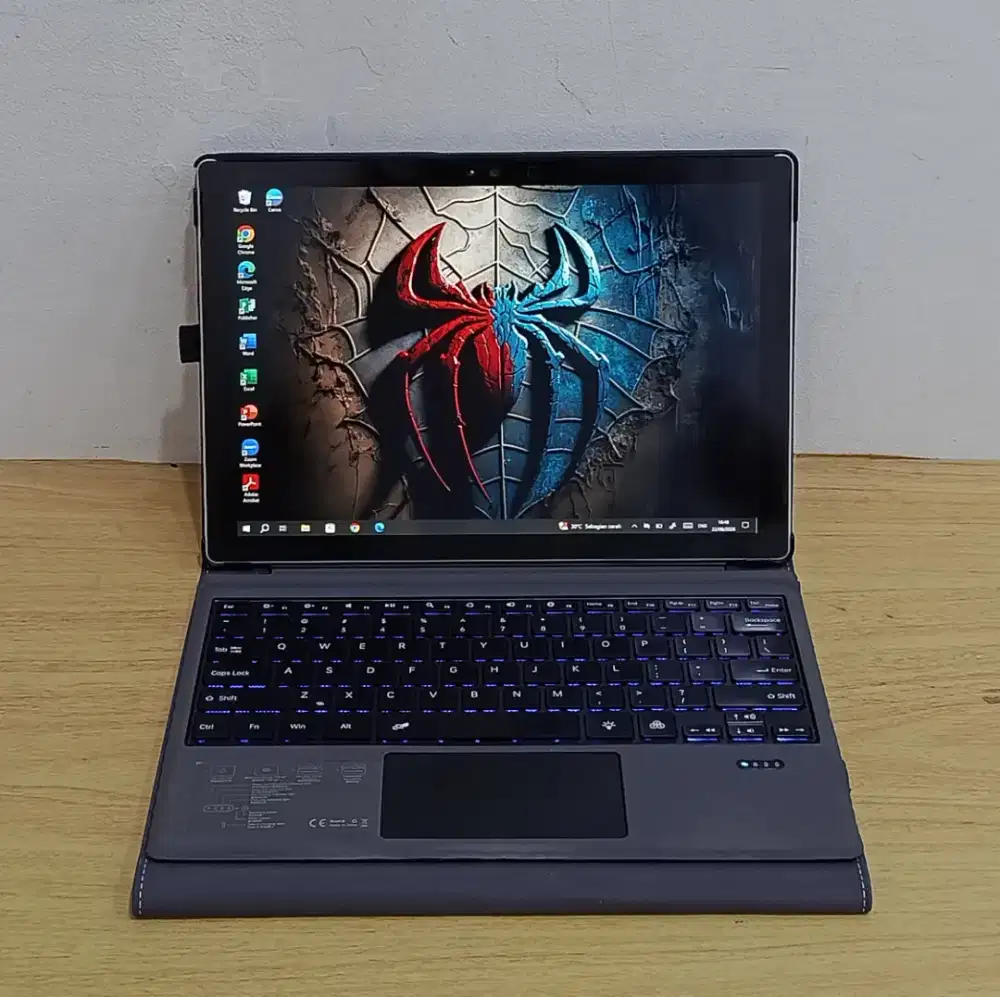 Microsoft surface pro 4 prosesor Core i7-6650U RAM 8GB SSD 256GB