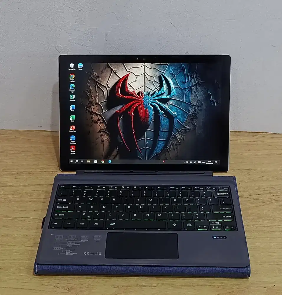 Microsoft surface pro 4 Core i7-6650U RAM 8GB SSD 256GB