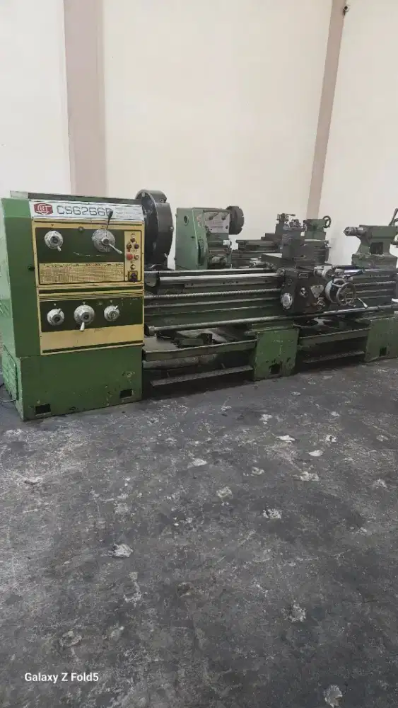 Dijual mesin bubut 2 mtr tipe CS 6266B