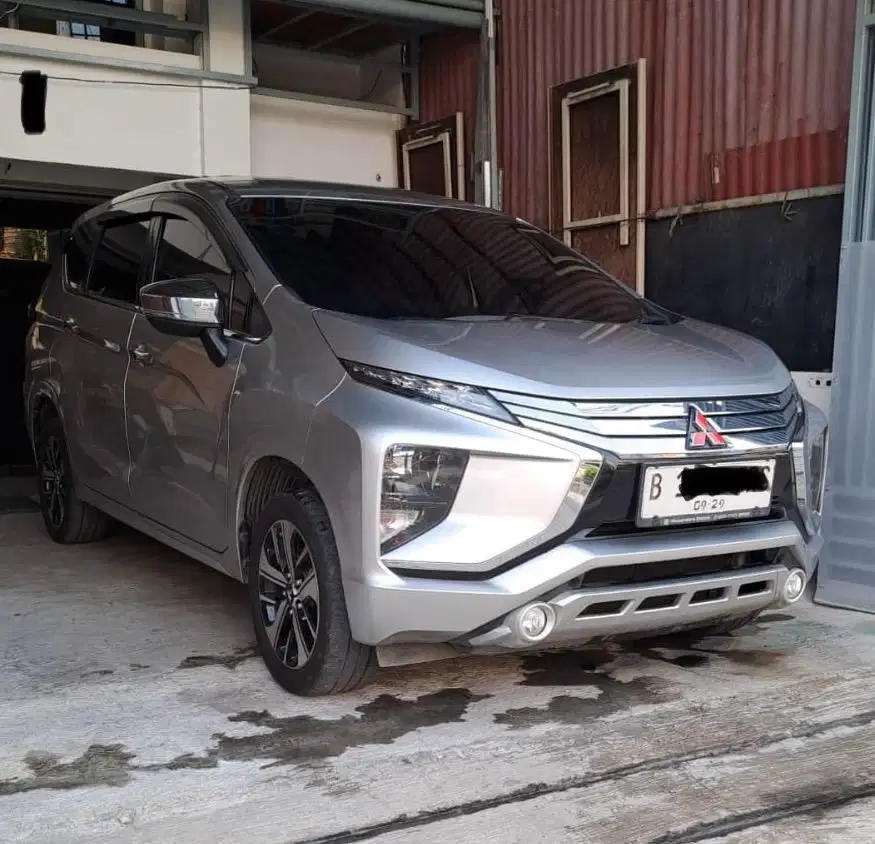 Xpander Ultimate 2019 Cash nego tangan pertama low km record mitsubisi