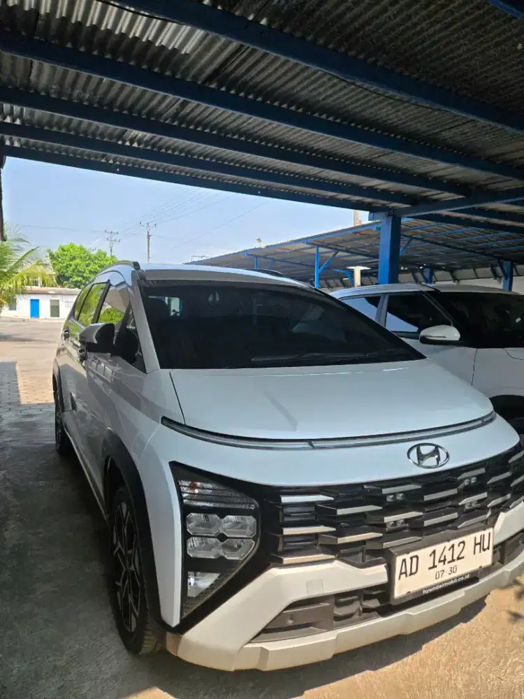 Hyundai Stargazer X prime 1.5 putih