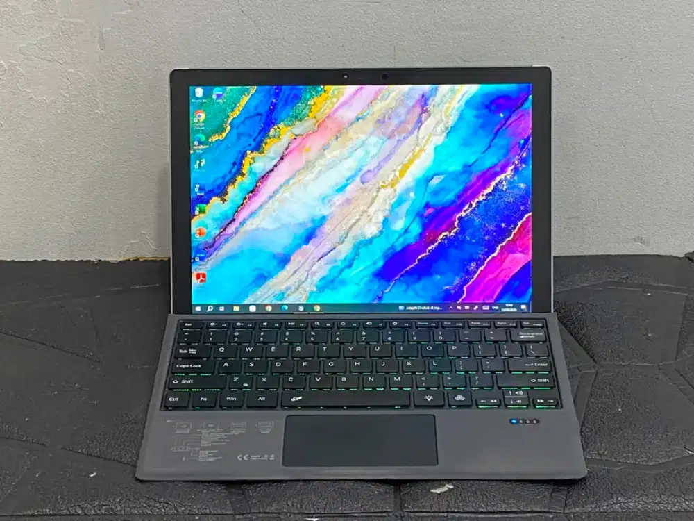 Microsoft surface pro 4 prosesor Intel Core i7-6650U/Ram 8GB/SSD 256GB