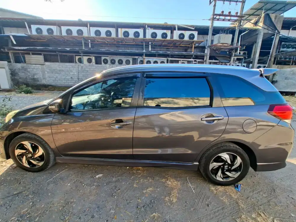 Jual mobil mobilio pribadi tangan pertama