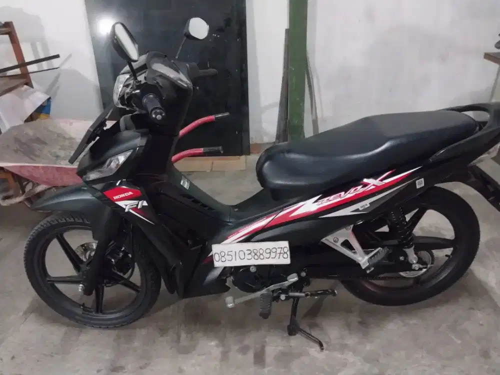 Revo X 2025 km 10 rb an Full ori