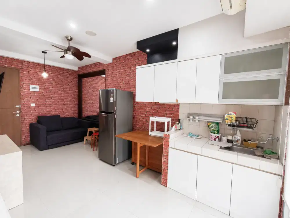 Disewakan 2 Bedroom Full Furnish Lantai Tinggi – View Kolam Renang, Apartemen Oak Tower A Jaktim