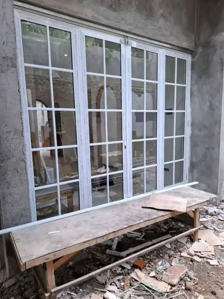 Aneka pintu kaca dan kusen aluminium