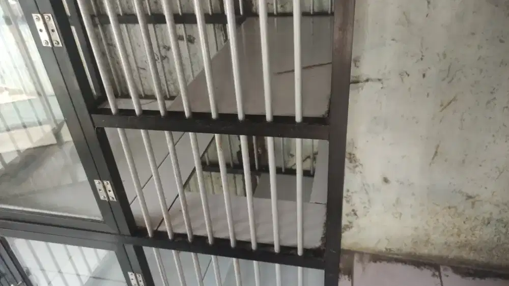 Jual kandang kucing almunim bekas