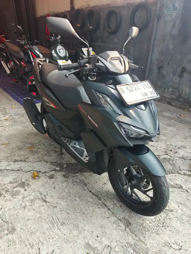 Vario 160 cbs 2025 km 14rb dp 1jt tyg oda