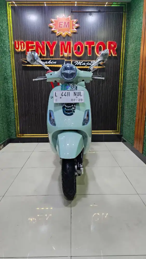 UD ENY MOTOR - Piaggio Vespa LX batik thn2023