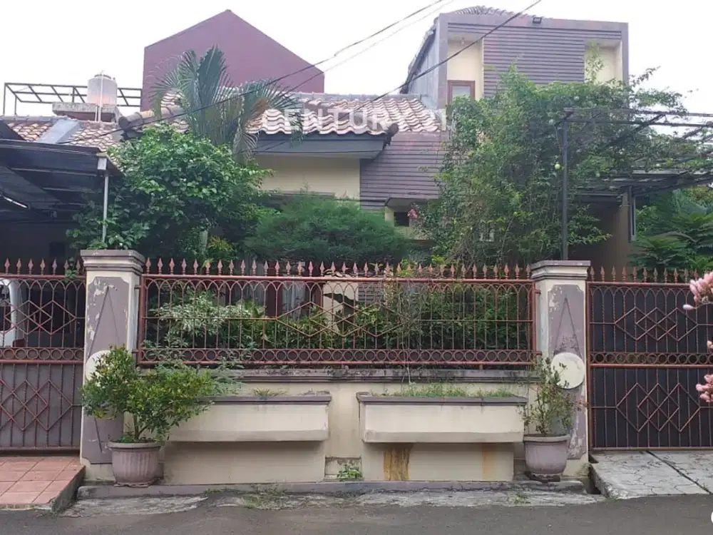 Dijual Rumah Strategis Dalam Komplek Dekat Halte Busway Ciledug
