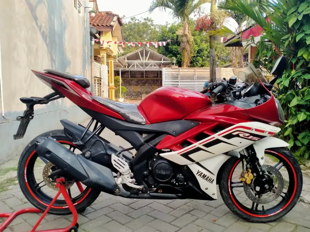 Yamaha R15 lengkap motor sehat walafiat keterangan detail dibawah