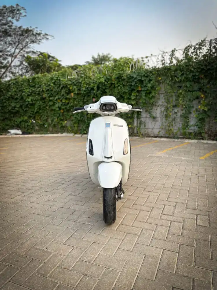 VESPA SPRINT 3V 2014 PUTIH MODIF - TERMURAH