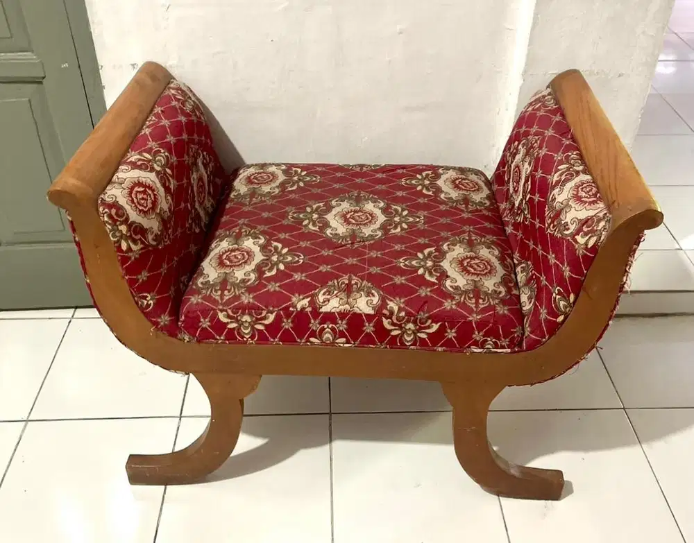 Sofa kayu empuk
