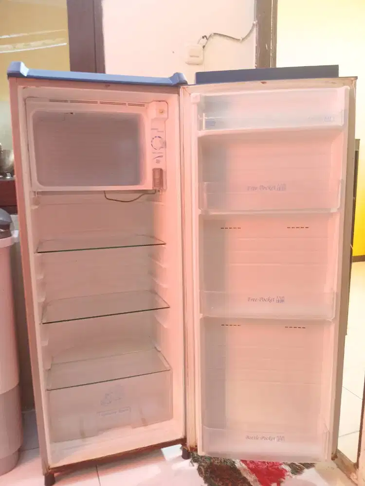 JUAL CEPAT Kulkas