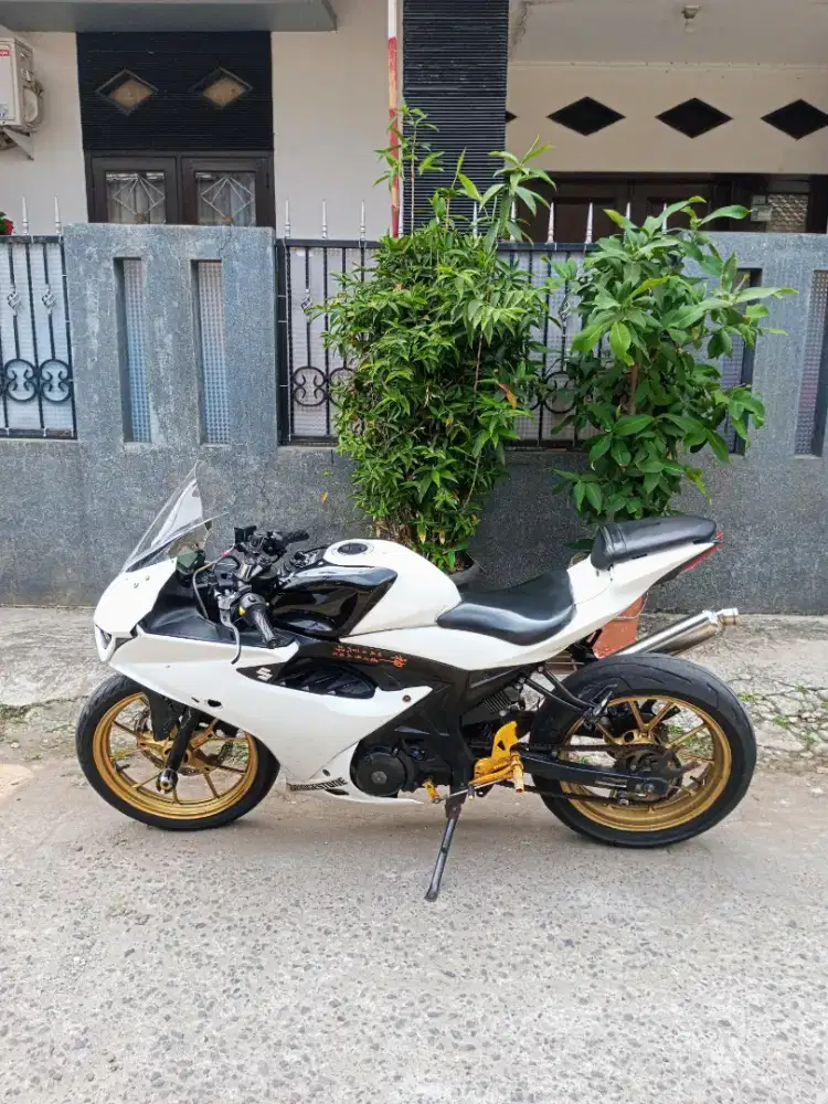 FORSALE GSX R 150 TAHUN 2019
