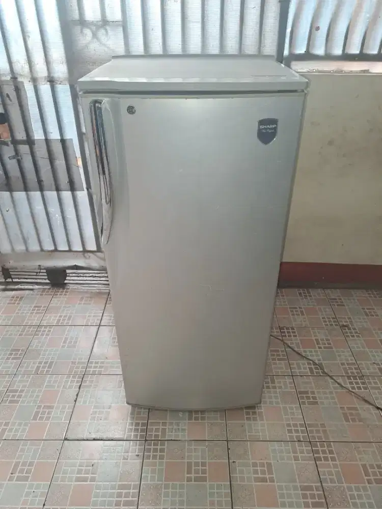 Jual.kulkas SHARP ORIAN satu pintu siap untuk d antar