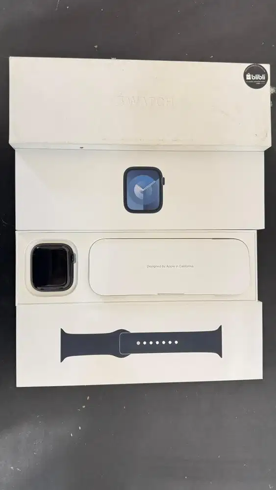 Apple Watch Series 9 45mm Midnight GPS M/L