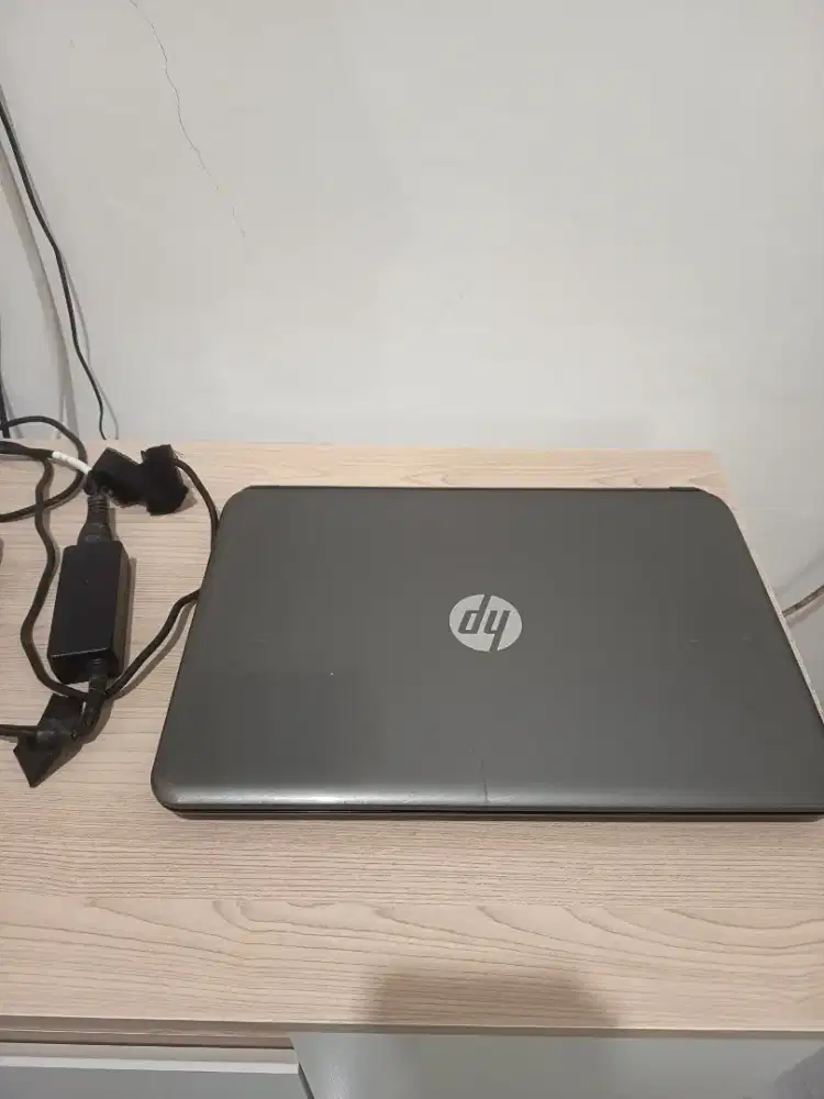 Laptop HP 14-r109tu Core i3