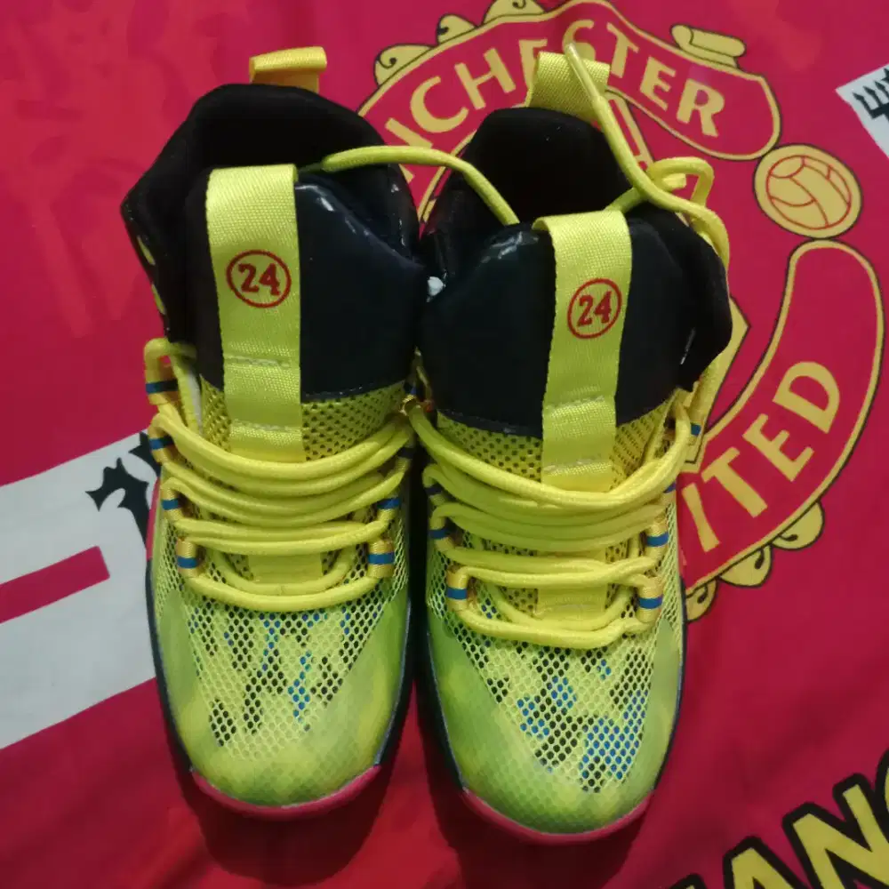 Sepatu Basket Anak Baru