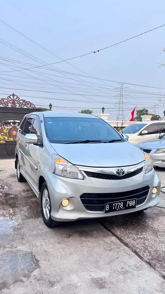 AVANZA VELOZ 2012 MATIC