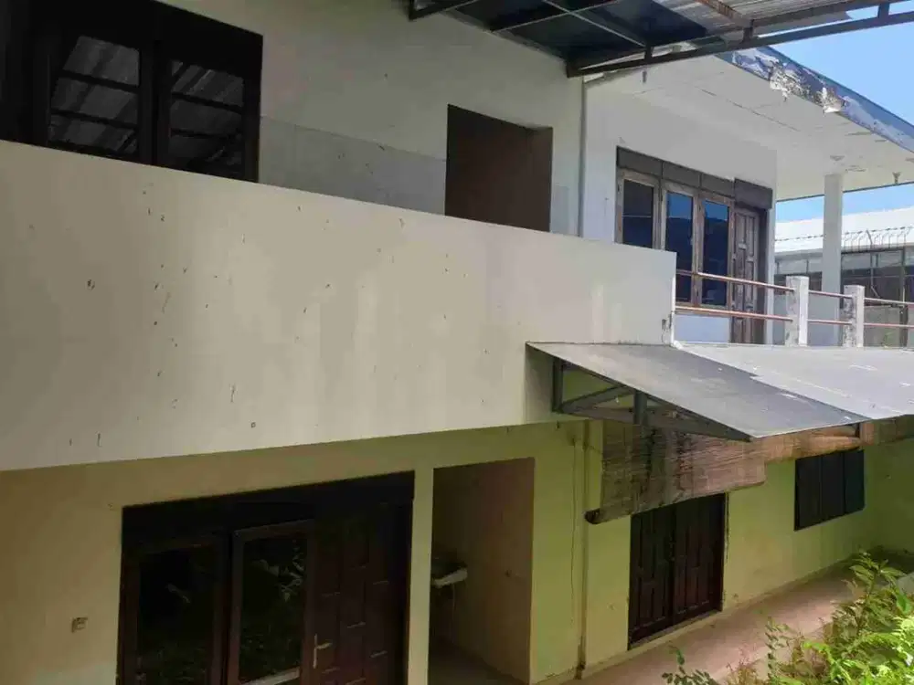 Dijual Rumah Raya Kedung Cowek Nol Jalan Raya Komersial Murah
