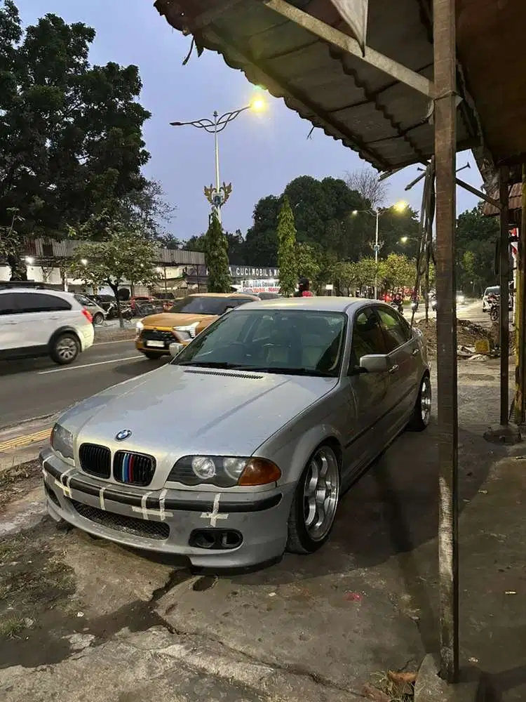 BMW E46 325i 2001 M54
